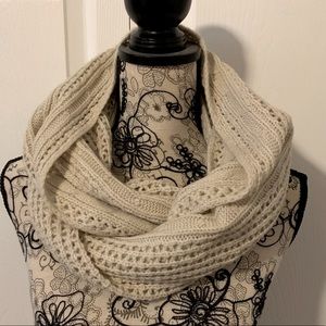 Knit scarf